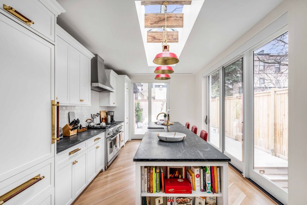 John Krasinski and Emily Blunt kitchen