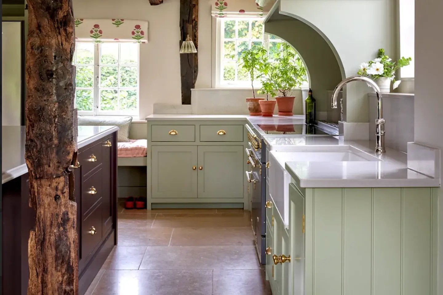 Caesarstone London Grey in a farmhouse cottage kitchen