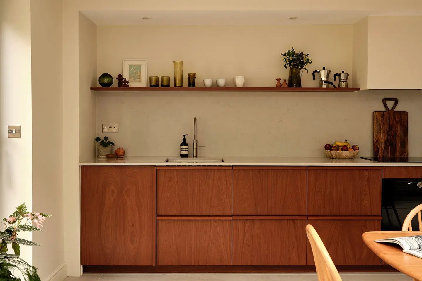 Caesarstone London Grey quartz kitchen worktop and splashback