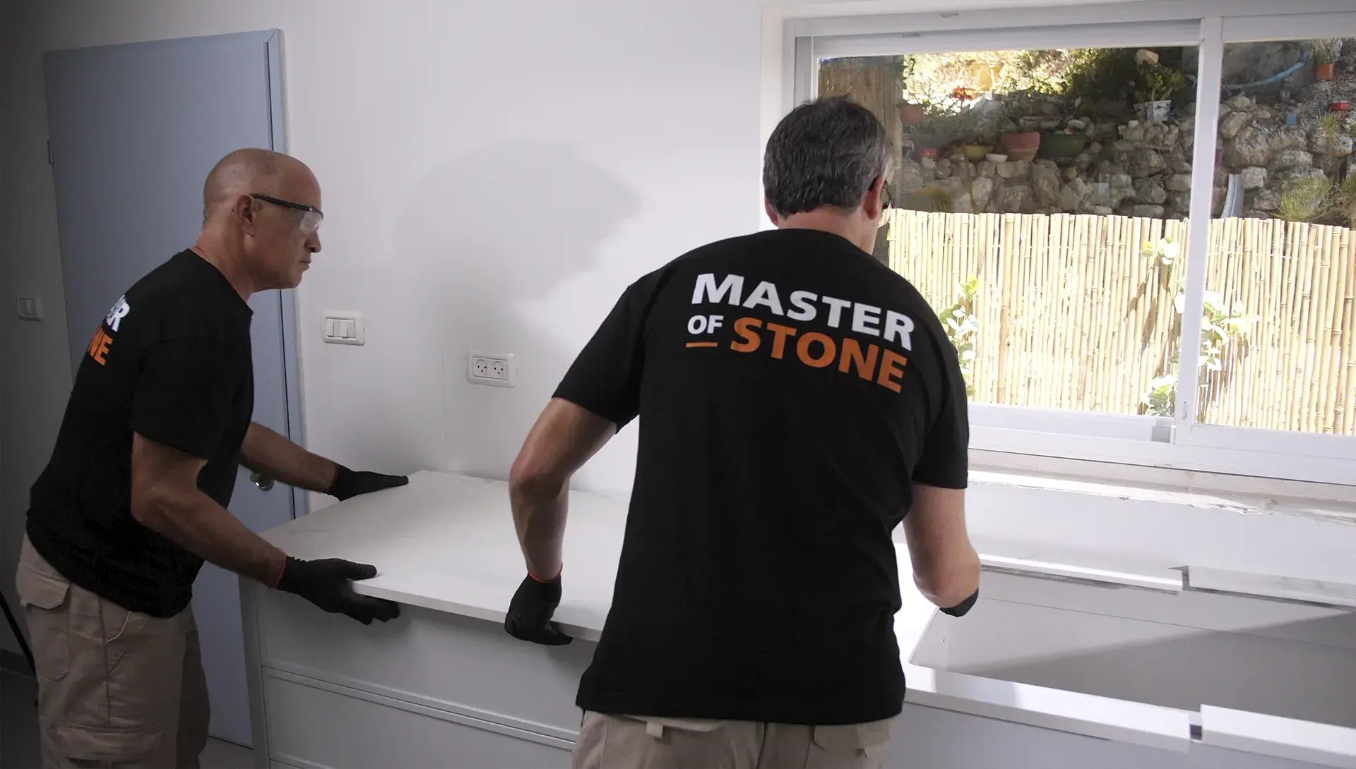 caesarstone-mos-worktop-installation-1920x1080