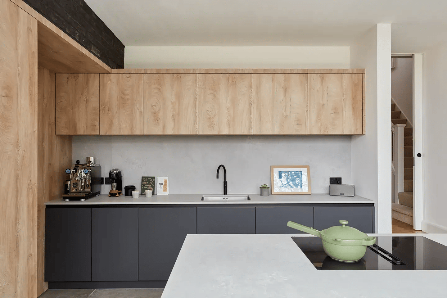 Modern London kitchen with Caesarstone Airy Concrete worktops and island