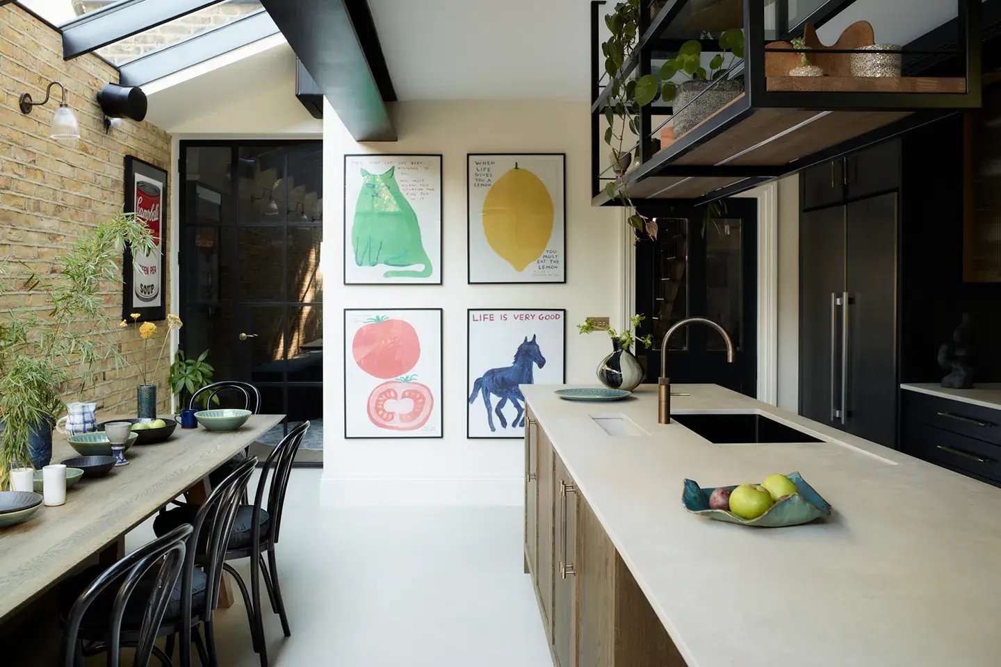 Kitchen island with Caesarstone Primordia quartz kitchen worktops