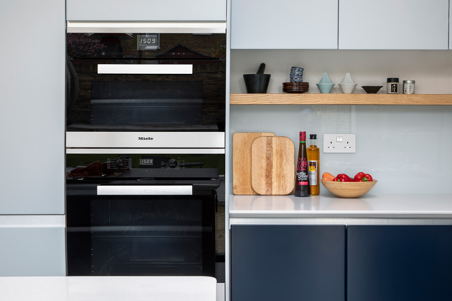 Caesarstone Misty Carrera kitchen worktops and Miele ovens