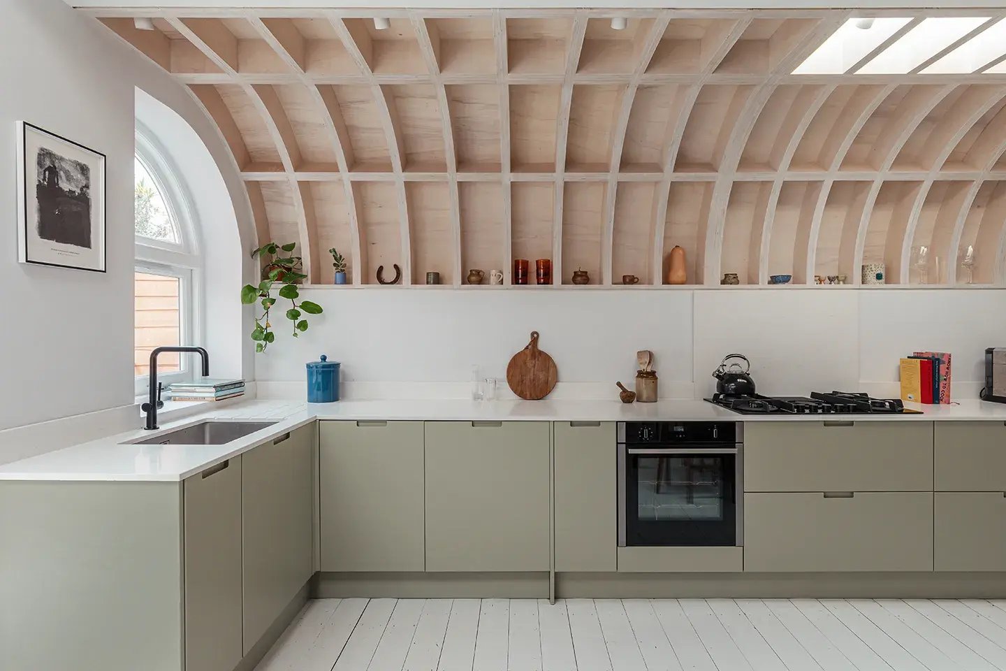 roar-architects-vauled-ceiling-frosty-carrina-02