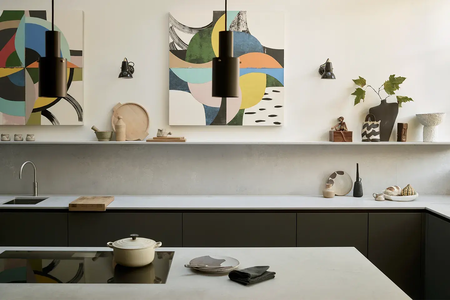 Contemporary chef's kitchen using Caesarstone Airy Concrete worktop surfaces